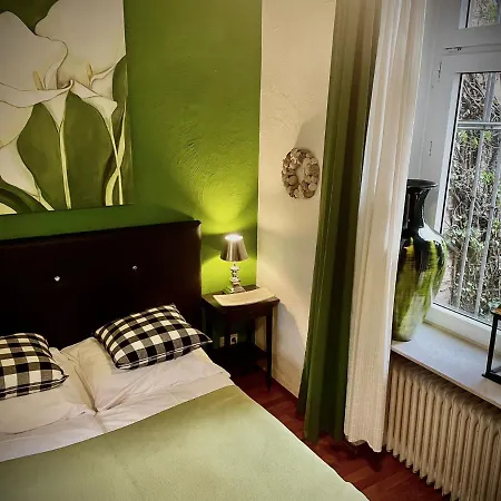 Otel Am Volksgarten