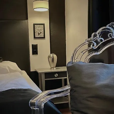 Hotel Am Volksgarten 3*