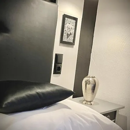 Am Volksgarten 3* Dusseldorf