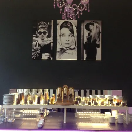 Am Volksgarten فندق