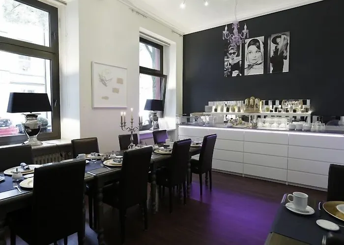 Hotel Am Volksgarten 3*