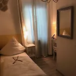 Am Volksgarten מלון 3*