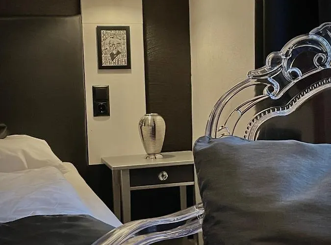 Hotel Am Volksgarten 3*